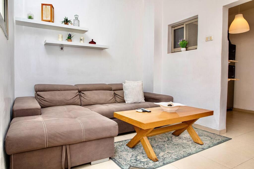 Homey Apartment Near The Beach Hadera Ngoại thất bức ảnh