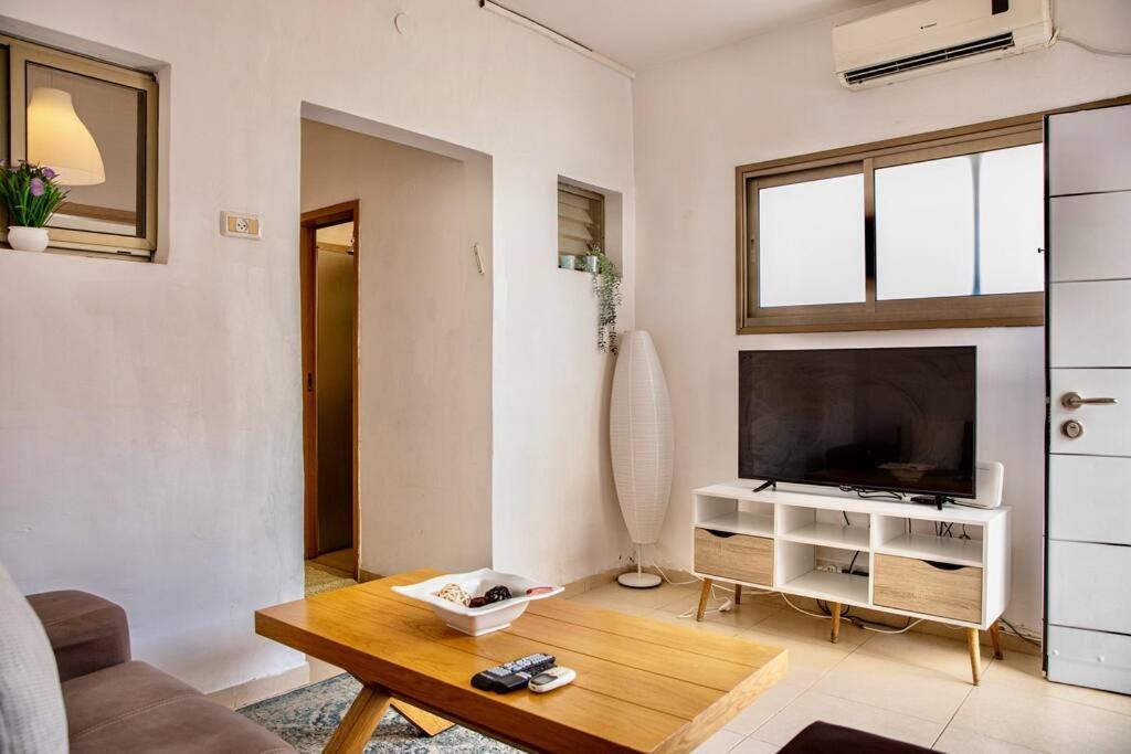 Homey Apartment Near The Beach Hadera Ngoại thất bức ảnh